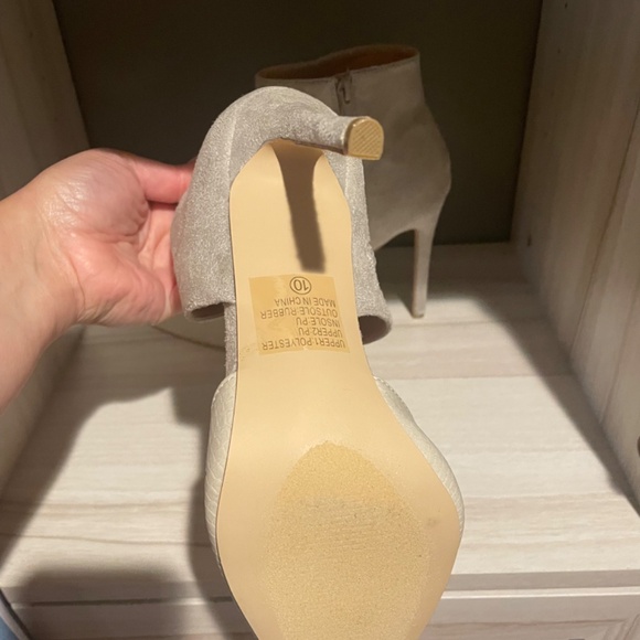 Grey pointed toe pump size 10 - Picture 3 of 3